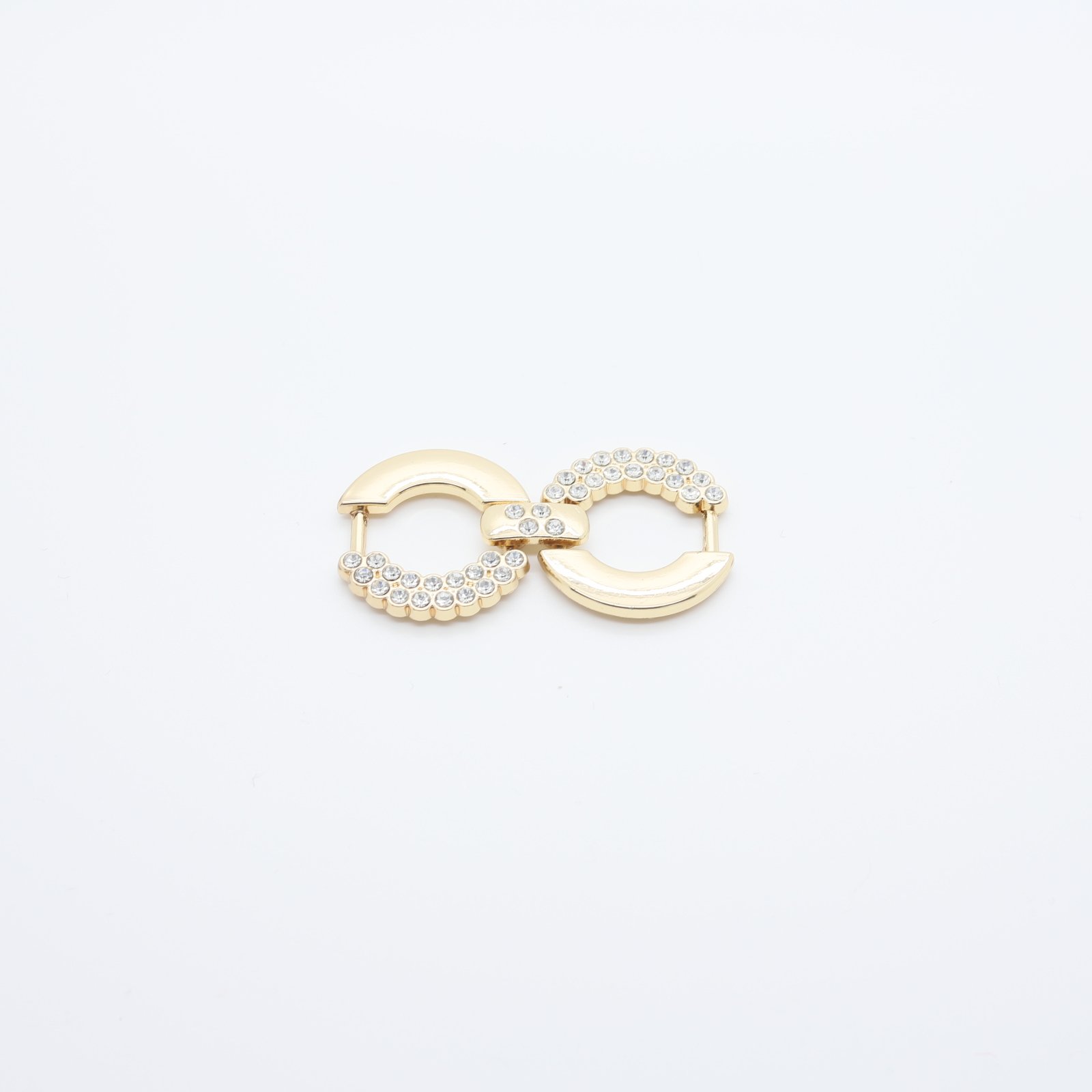 Connecteur en métal doré à strass