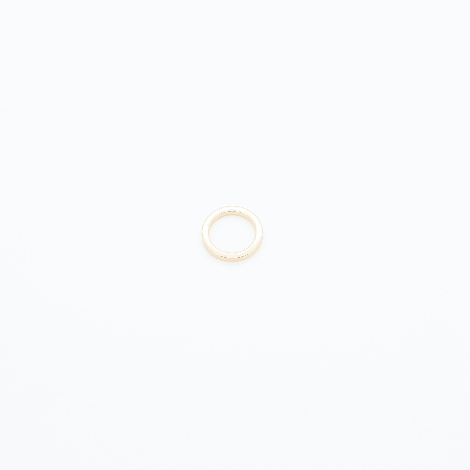 Petite boucle en forme de O en métal doré