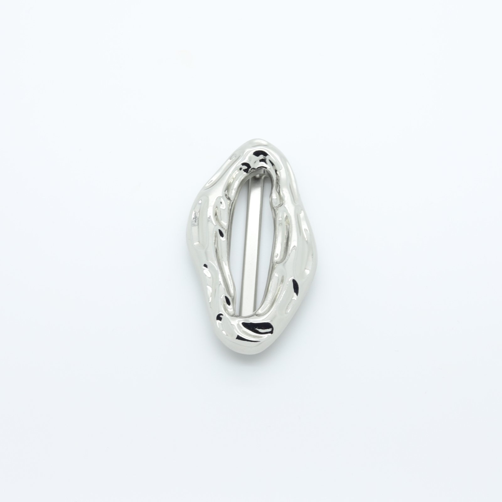 Gran lazo ovalado de metal plateado