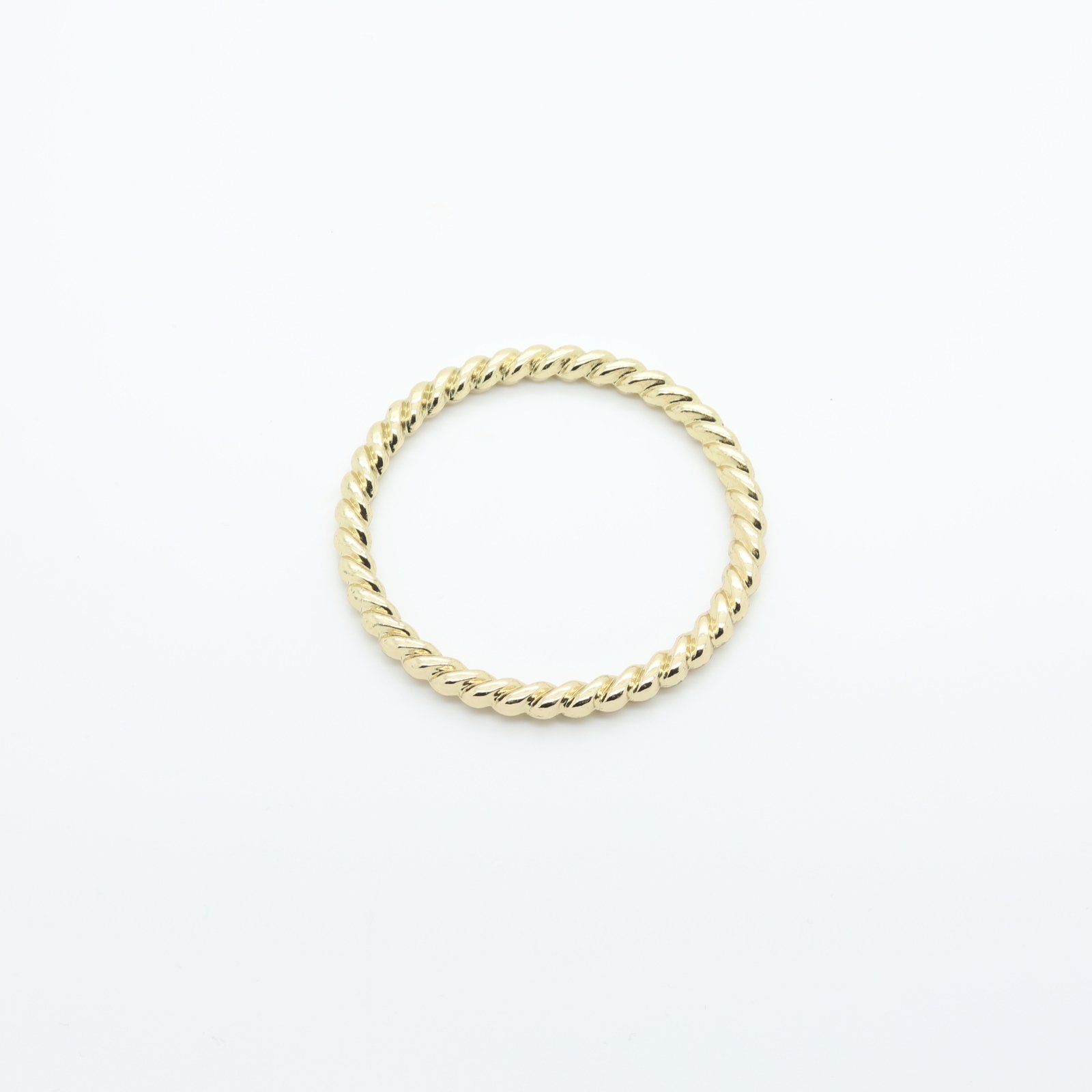 Grand anneau connecteur torsadé en métal doré