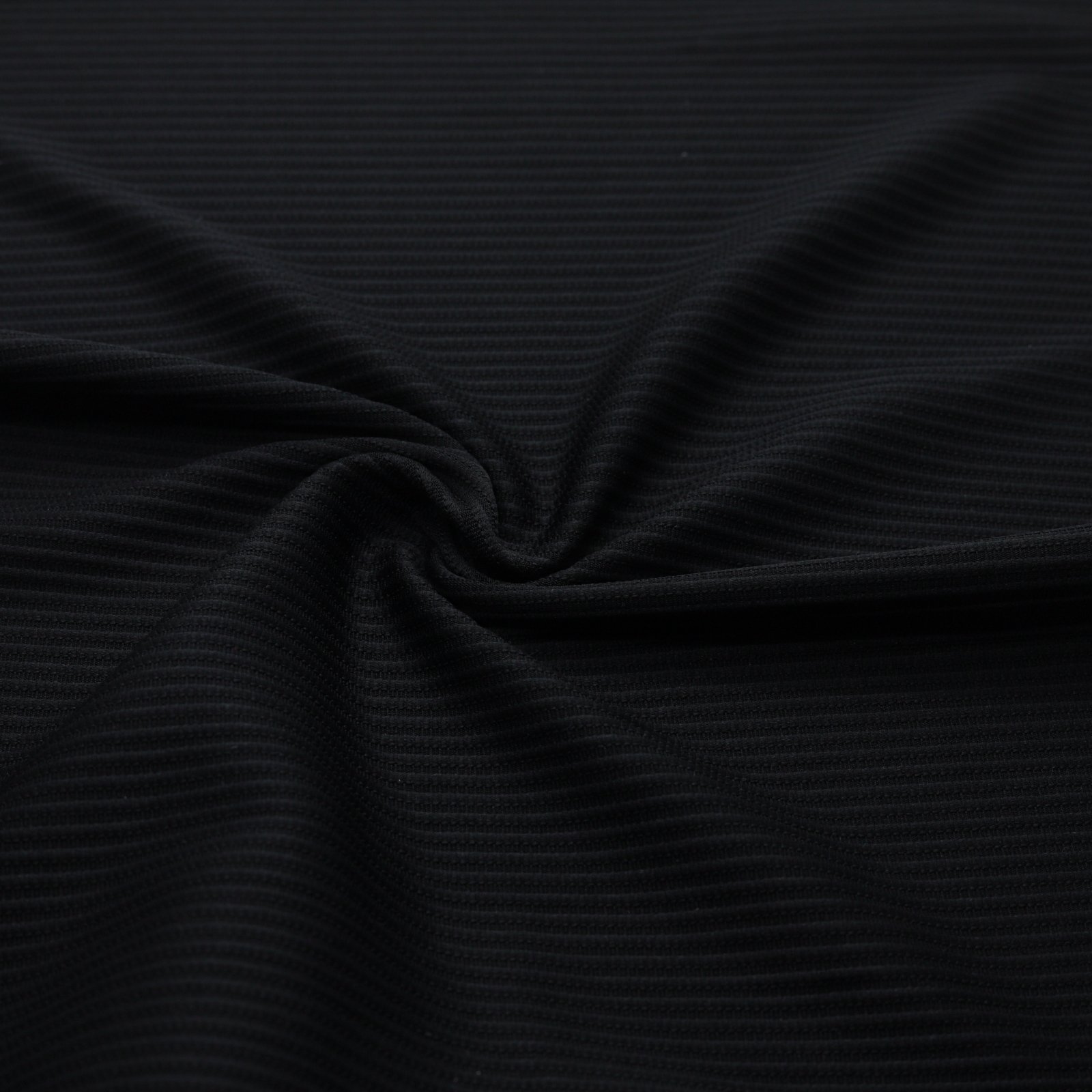 Jacquard fines rayures noires