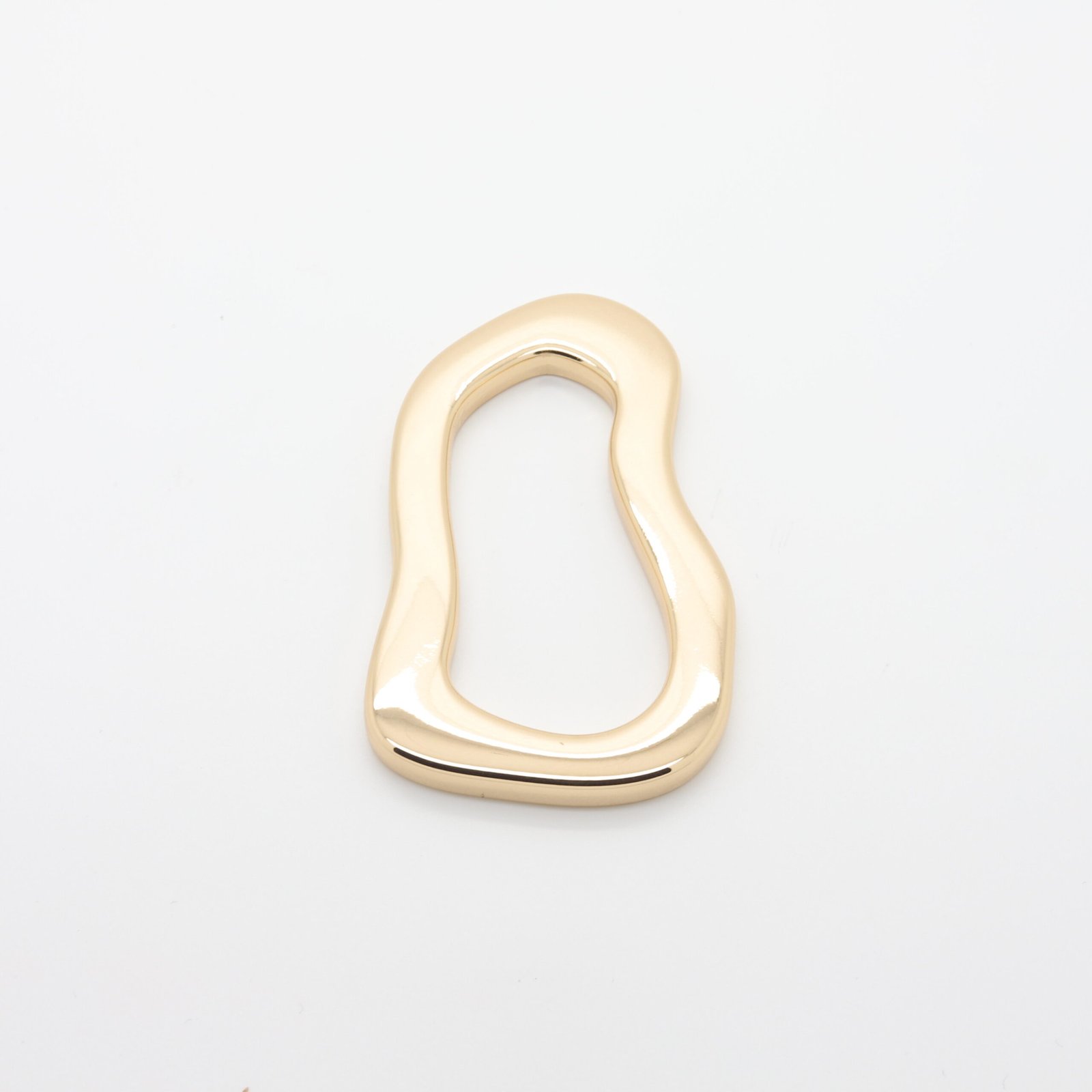 Boucle connecteur en métal doré