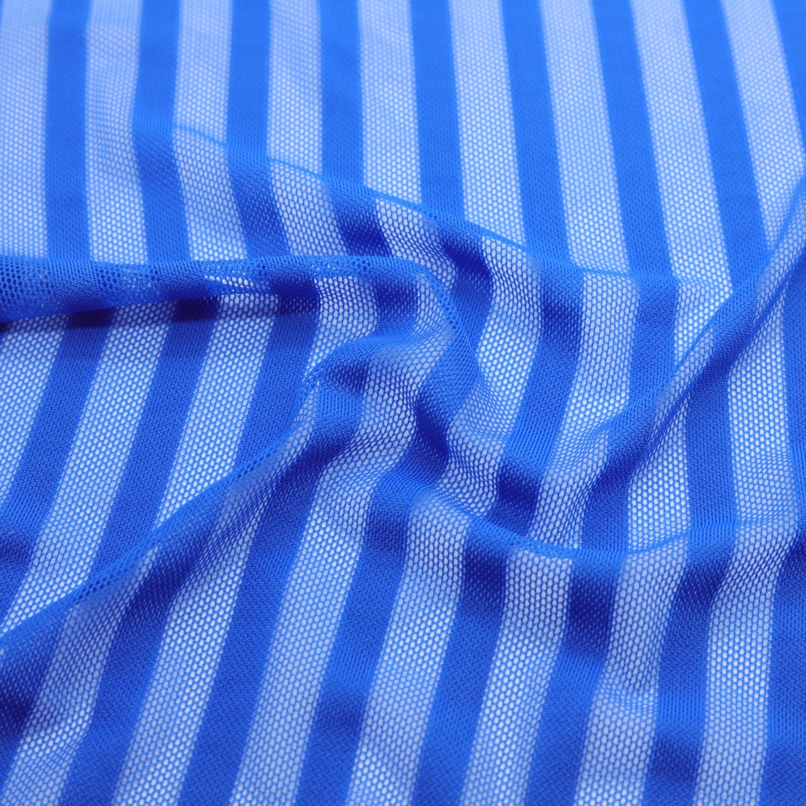 Tissu résille extensible à rayures bleues