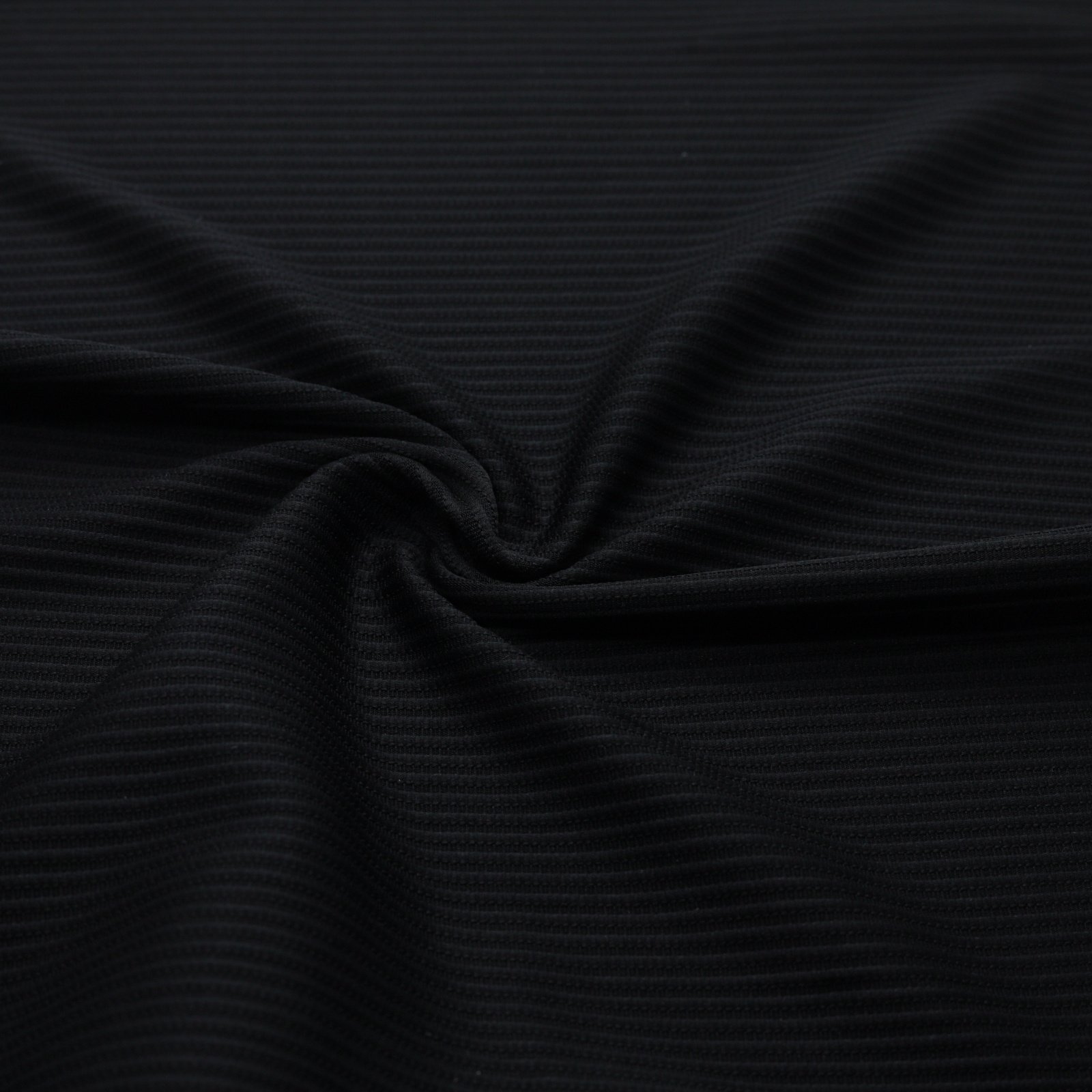 Jacquard fines rayures noires